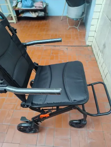 Cadeira de transporte nova