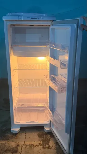 Geladeira Electrolux RE31