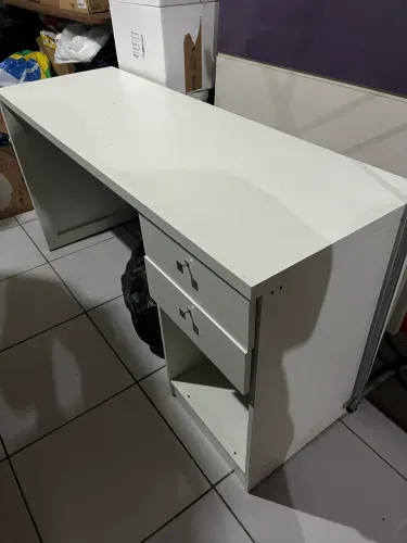 Escrivaninha em mdf Branca + duas gavetas