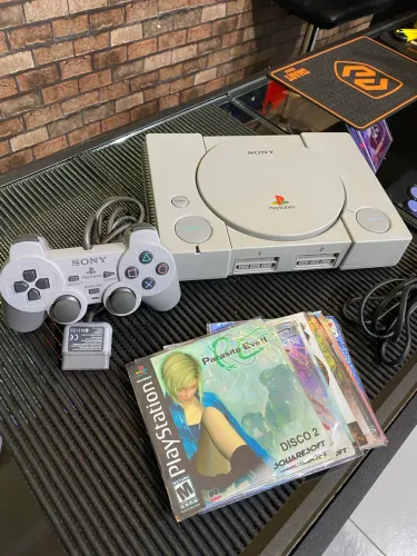 PlayStation 1 Fat ( 10 jogos de brinde)