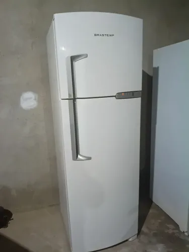 Vendo geladeira Brastemp de 400 litros froz fry gelando bem zelada