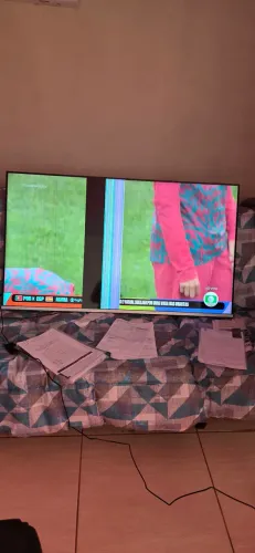 VENDO UMA TV PHILIPS 58 POLEGADAS COM CONTROLE E COM DEFEITO NA TELA PARA RETIRADA DE PEÇA