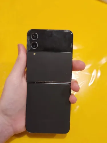 Samsung Zflip4 com defeito