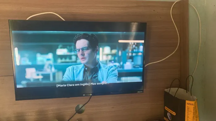 Vende se TV smart top com controle e nota fiscal 