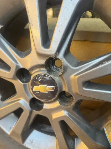 2 RODAS DE LIGA LEVE ARO 15 FURACÃO 4x100 com pneus MICHELIN