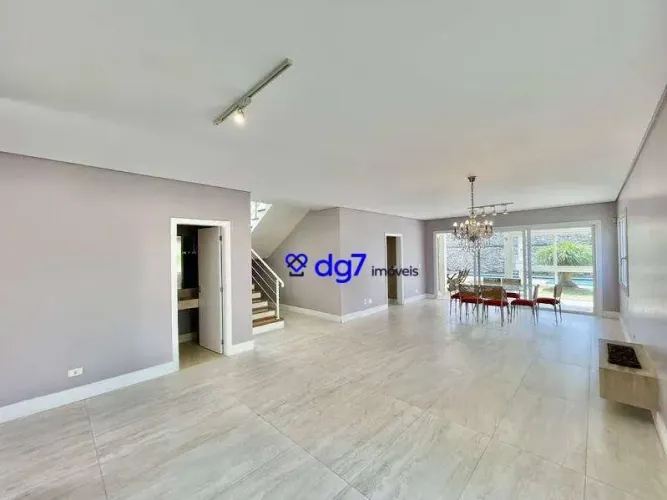Casa no Condominio Reserva do Vianna - 4 suítes e 5 vagas, 332 m²!