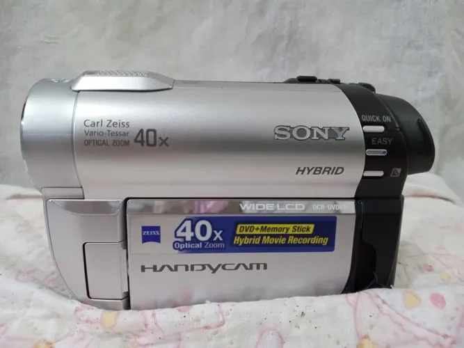 Câmera Sony Handycam DCR-DVD610