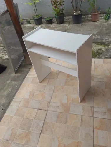Mesa de Apoio P/Manicure 
