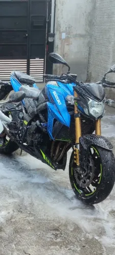 SUZUKI GSX-S 750