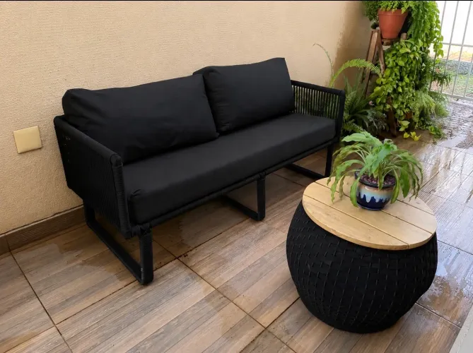 SOFÁ E CENTRO DE MESA EM CORDA NÁUTICA PARA ÁREA EXTERNA