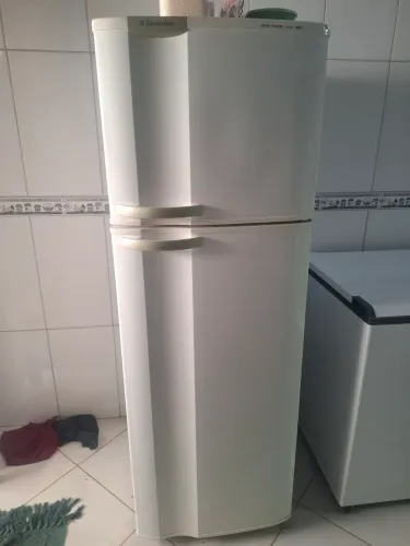 Geladeira conservada funcionando ok