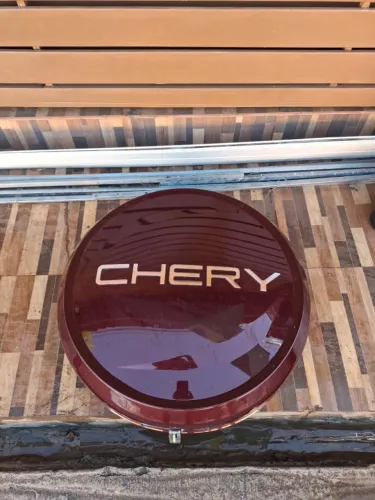 Capa De Estepe Rígida Chery Tiggo Original Usada [Cor Vinho/Marrom]"