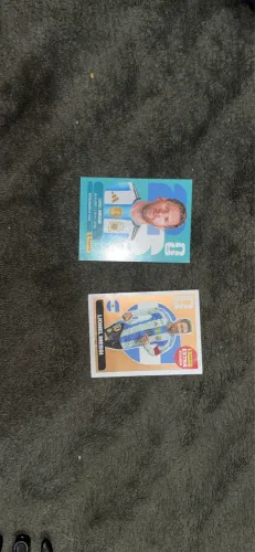 Figurinha extra bronze Messi e normal Messi