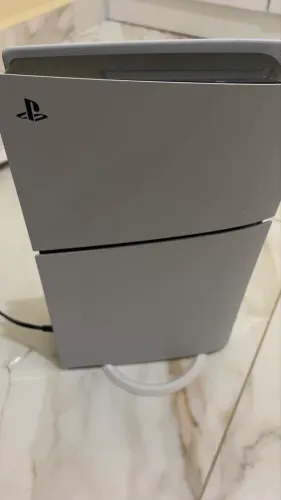 PS5 1TB (mídia física e digital), com fifa 26 original, menos de 1 ano de uso