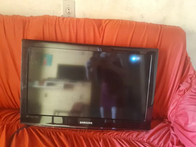 Televisão Samsung funcionando tudo perfeitamente