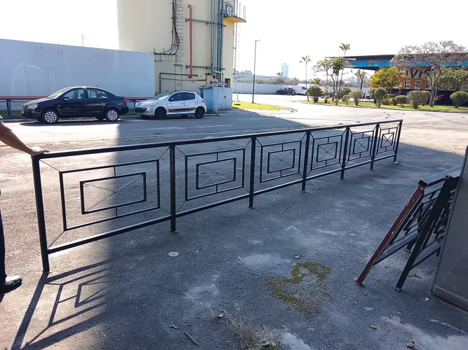 Grades de ferro galvanizado 