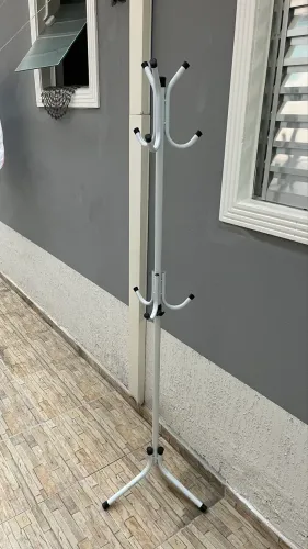 Vendo cabideiro branco para roupas 