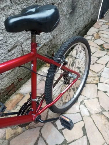 Bicicleta aro 26 com marcha