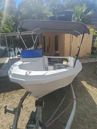 Lancha barato 5M + Motor 40hp Yamaha oportunidade única super conservada