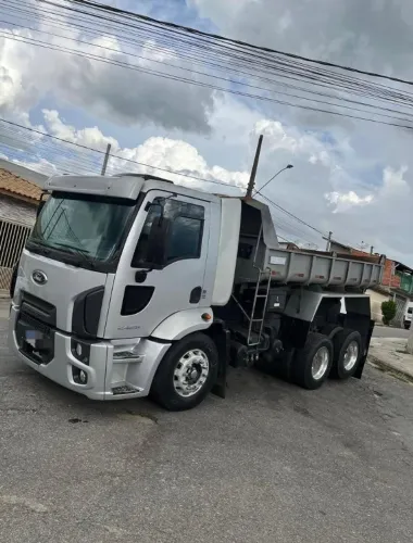 Ford cargo 2428 6x2 2012