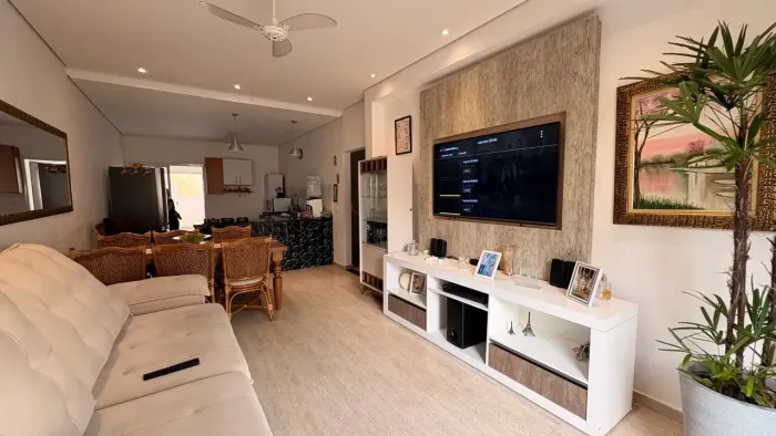 Casa com 98 metros quadrados de construção no bairro Itaoca em Guararema