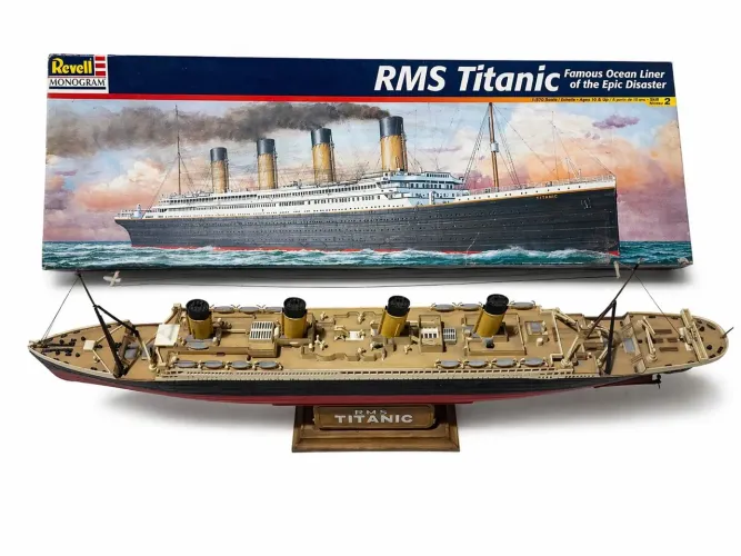 Titanic kit montado década de 90