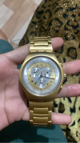 Vendo relógio sWatch pirâmide
