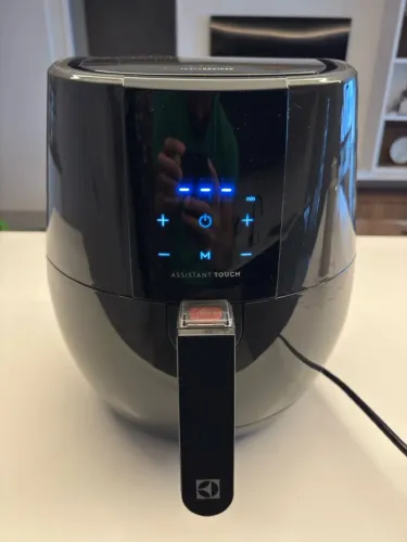 Air Fryer Electrolux Digital 3,2L Touch (Modelo EAF20) - 127V | Perfeita!