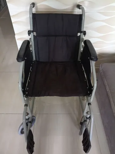 Cadeira de rodas.