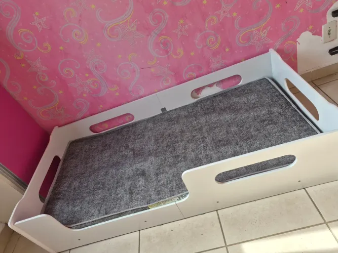 Cama montessoriana nunca usada