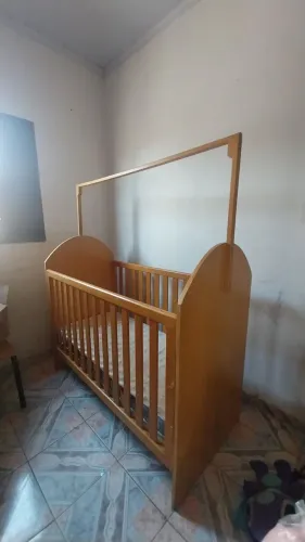 Berço com colchão 
