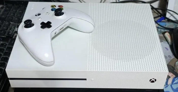 Xbox One S