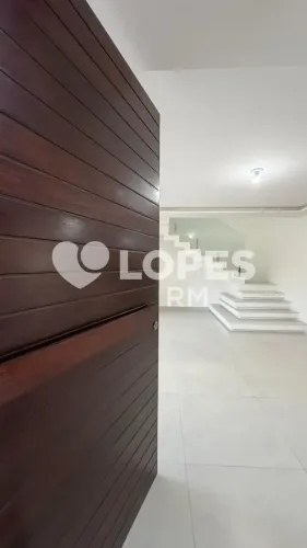Casa à Venda em Condomínio Fechado 177m² 3 Suítes Varanda Área de Lazer Completa Cabedelo