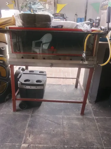 Forno de pizza a gás semi novo