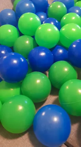 Bolinhas de plastico coloridas para piscina