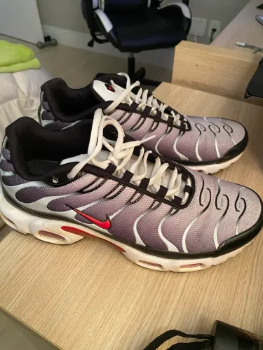 tênis nike air max plus tn preto e roxo 42