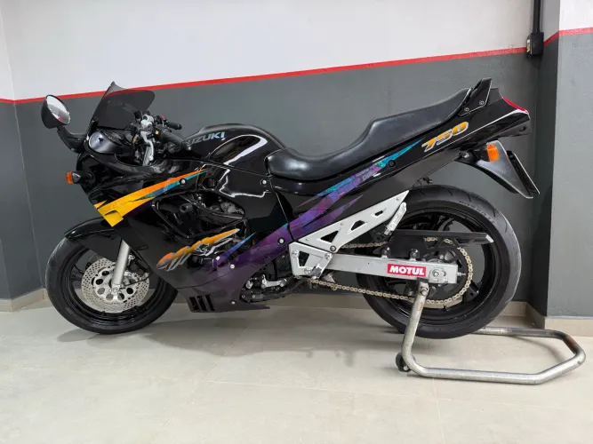Suzuki GSX 750 F moto zerada!!