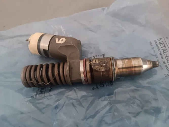 Bico injetor CAT  linha amarela  ( para motores C10,C11)