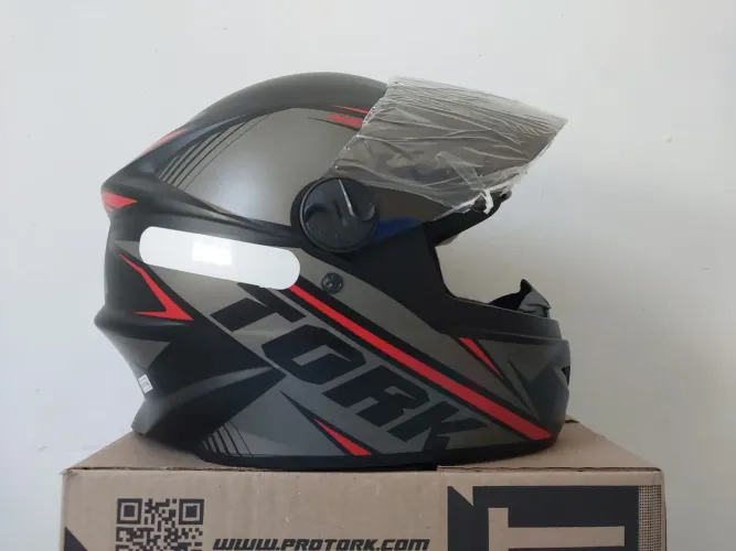 Capacete r8 Novo, Tamanho 58 viseira fumê