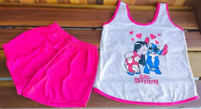 Pijama infantil temático stitch lilo