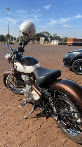 Vendo moto Royal Enfild. Semi- nova pouco tempo de uso