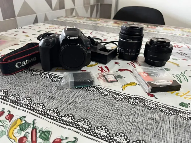Máquina Fotográfica Canon EOS Rebel SL 2