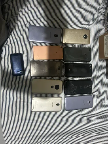 Celulares para retirar peças