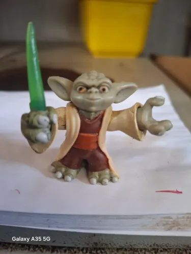 Miniatura mestre yoda