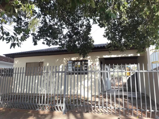 Casa Residencial com 2 quartos para alugar por R$ 1200.00, 70.00 m2 - DISTRITO DE IGUATEMI