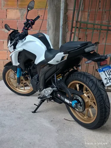 Fazer FZ250 connect