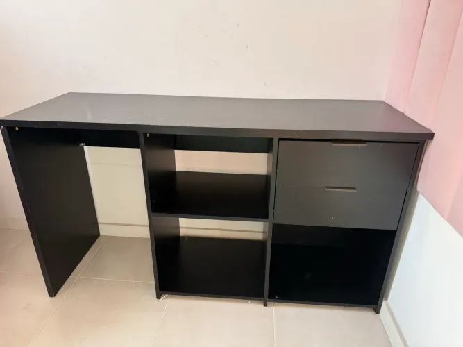 Escrivaninha preta Versátil ! Modulada. Oportunidade única !!!!! 