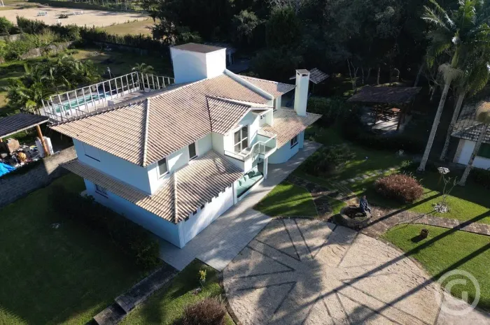 Descubra a tranquilidade e o espaço que sua família merece em Ratones, Florianópolis