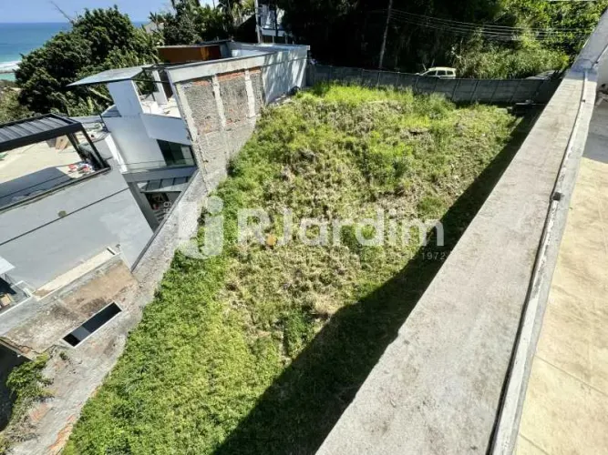 Vista Espetacular! Terreno Exclusivo com 751m² para Construir Sua Casa