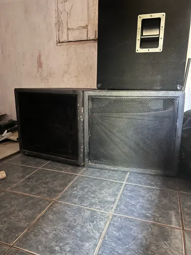 2 grave passivo 1 mesa de som Behringer 